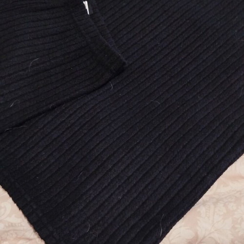 Casual rib knit set with short sleeve top and biker shorts, like new, black