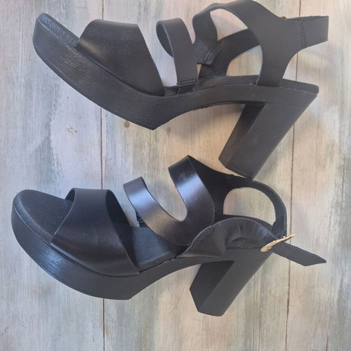 Ragazza leather sandals size 40, new, black, platform heels