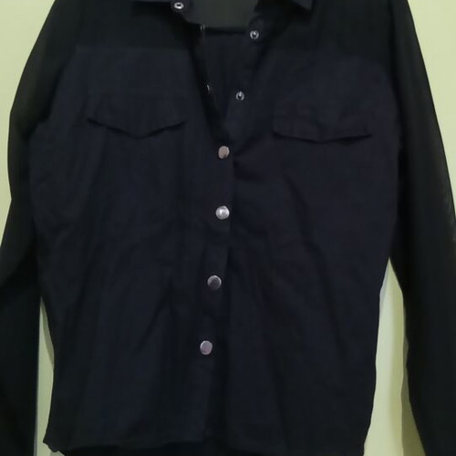Yes no black shirt used with transparency, size XS