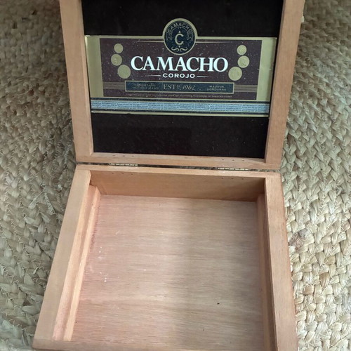 Ξύλινο κουτί πούρων Camacho Corojo σαν καινούργιο