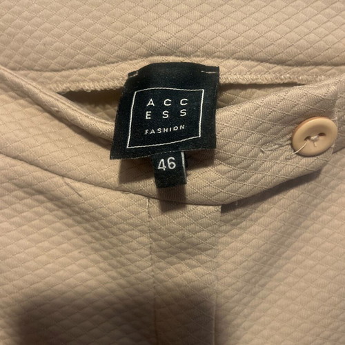 Access beige pants like new, size Medium