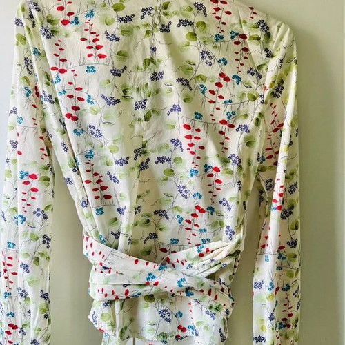 Mai Melissa Floral Wrap Shirt like new with floral pattern