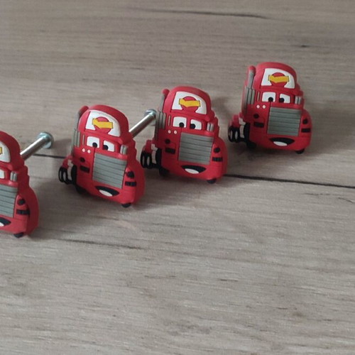 Children's drawer knobs like new