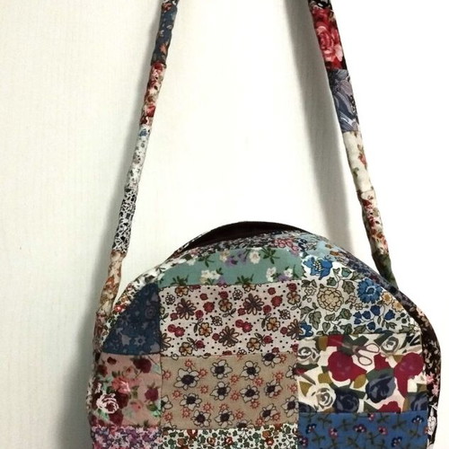 Patchwork Necessaire Handmade, like new, multicolor fabric cylinder bag