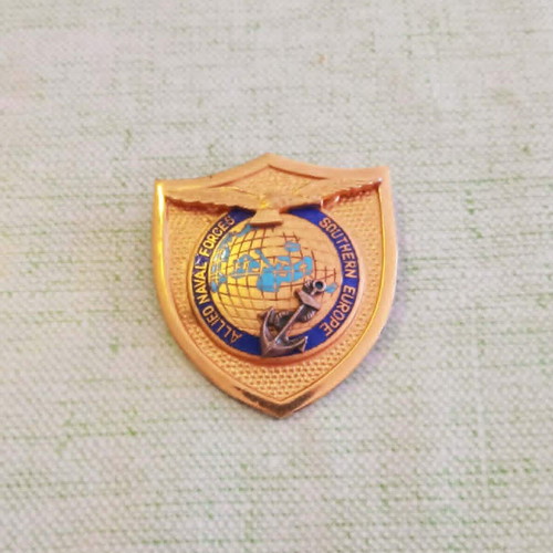 Navsouth NATO rare metal badge like new