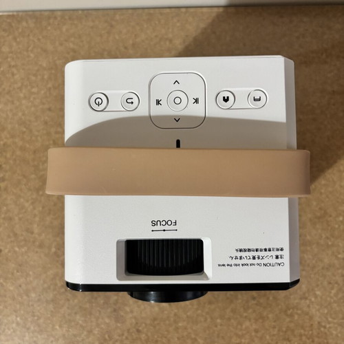 Mini LCD projector 720p LED lamp with built-in speaker
