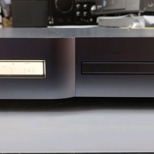 Pioneer D6 used with remote in very good condition
