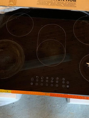 Bergstrom kitchen hob used, all burners working