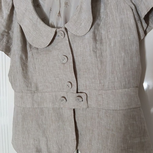 Raxevsky beige linen vest medium, short sleeve with buttons