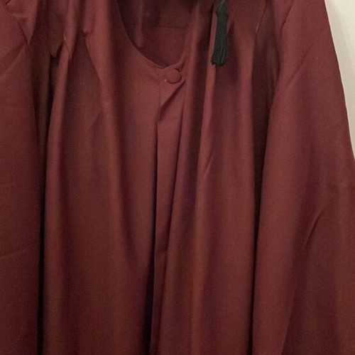 Student gown burgundy new with cap