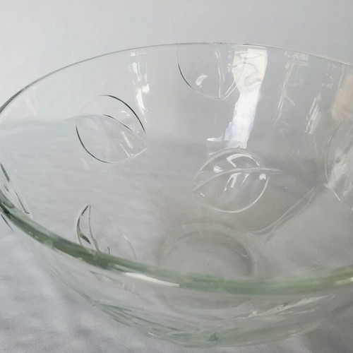 Salad bowl used, diameter 28 cm and height 15 cm