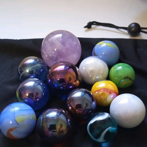 Set of 13 large marbles-gazes like new, large size