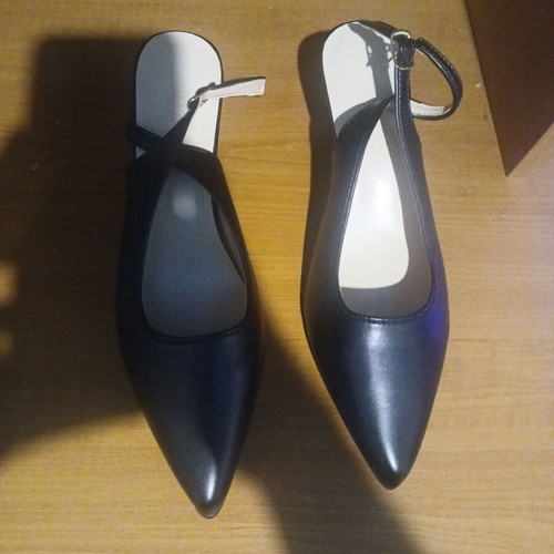 Fashion women's shoes size 39 like new, pack of 3, black and white