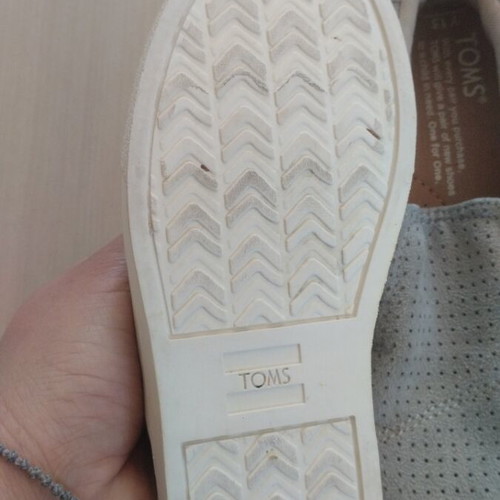 Toms shoes gray slip-on moccasins like new, size 31