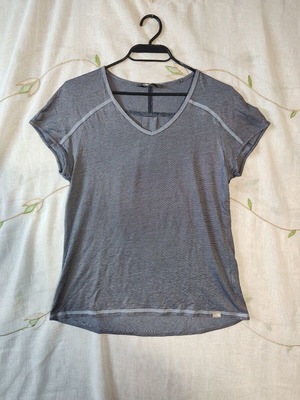 The North Face women's V-neck short sleeve T-shirt, grey, size S