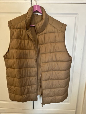 Zara men's vest new, size XL slim fit, beige