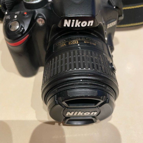 Nikon D3200 DSLR digital camera like new