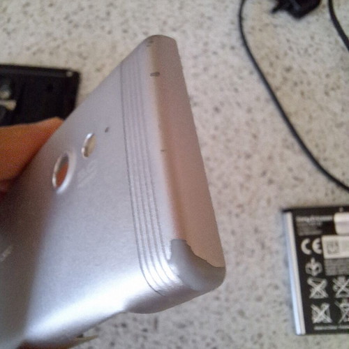 Sony Ericsson Cedar J108i used mobile phone with charger