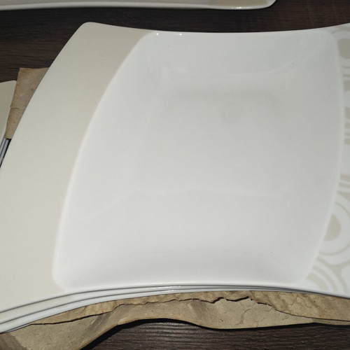 Hausmann porcelain dinnerware set like new, modern beige circles
