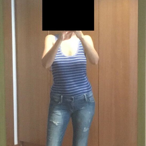 Guess jeans with rips, like new, size 27 blue
