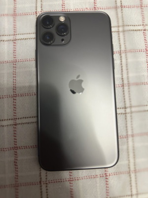 Iphone 11 Pro 64 Gb used with 2 cases and screen protector