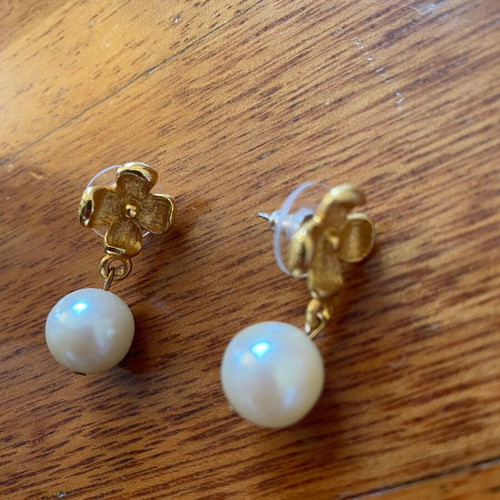 Anne Klein earrings new, white and gold