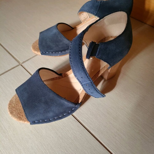 Clarks sandals size 36 like new, blue suede, plus cushion, 7cm