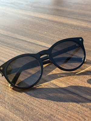 Louis Vuitton sunglasses like new