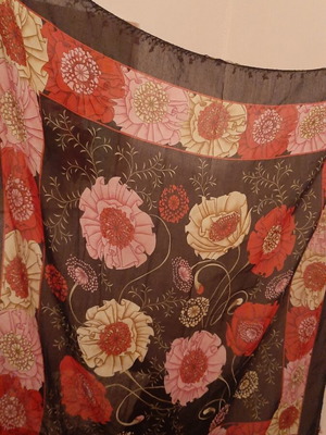 Florar scarf like new, multicolored