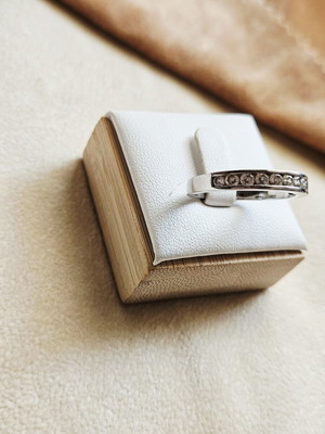 Silver ring 925 band with sparkling zirconia