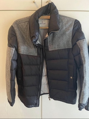 Moncler puffer in excellent condition, size 4, gray and blue