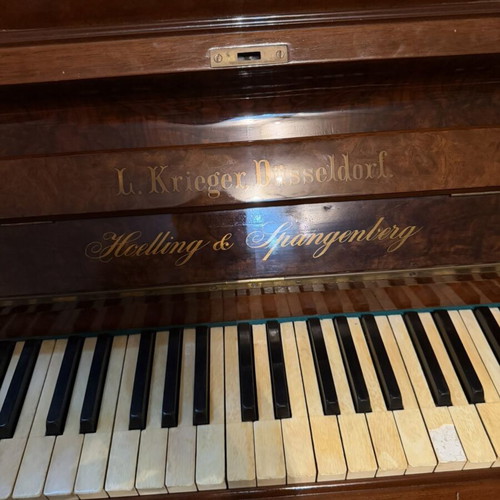Piano like new condition