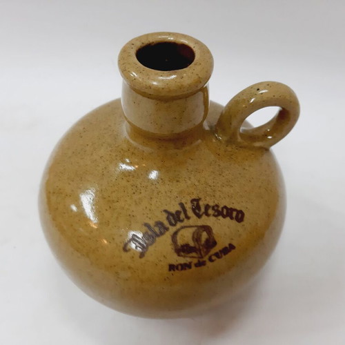 Isla del Tesoro Ron de Cuba Ceramic Bottle like new
