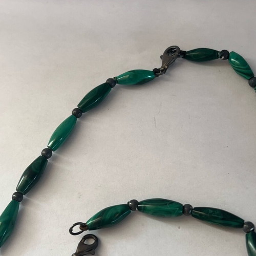 Vintage jewelry set with necklace and bracelet, like new, green stones