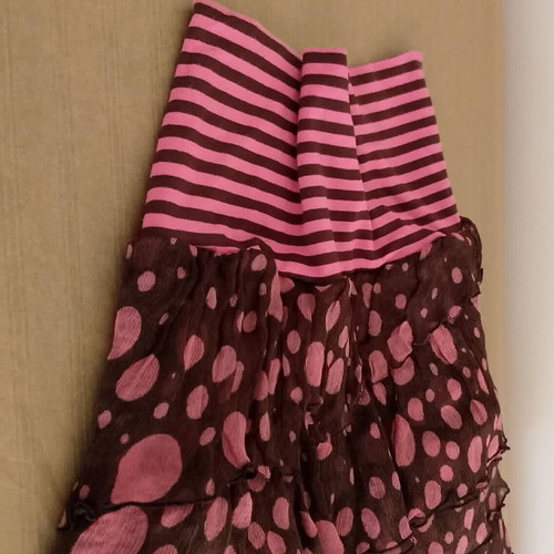 Women's skirt pink and brown like new, size small