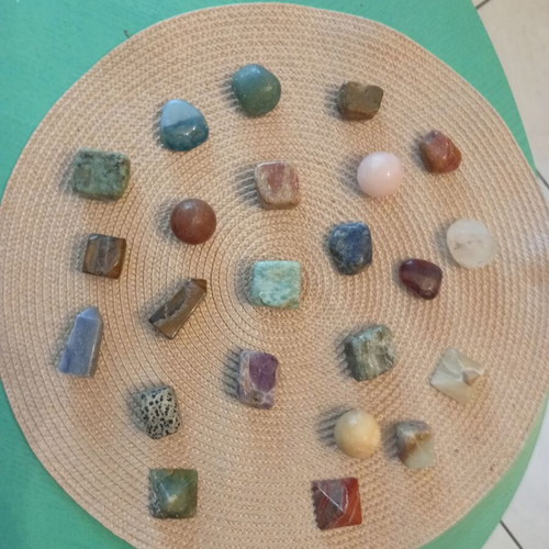 Pack of 23 natural semiprecious stones and crystals (tumbled stones)