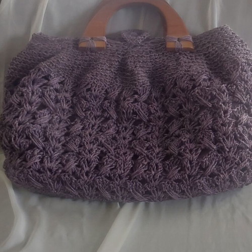 Crochet bag with wooden handles like new, purple shade