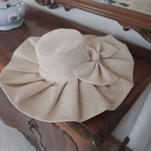 Handmade women's hat like new, beige, summer