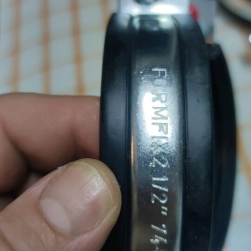 Black Split Pipe Clamps, 2 Pieces, New