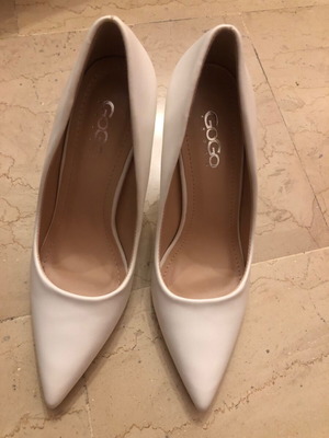 GoGo Shoes white pointed pumps size 38 new
