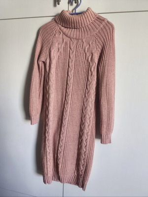 Knitted dress used, very warm, one size, pink