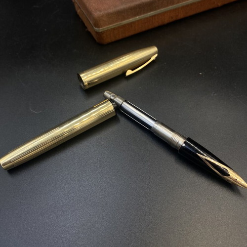Sheaffer Imperial Triumph 777 fountain pen like new, 14K gold nib