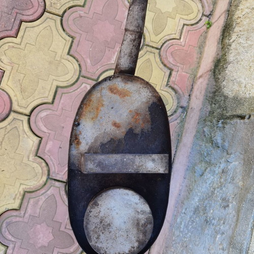 Metal oil can used