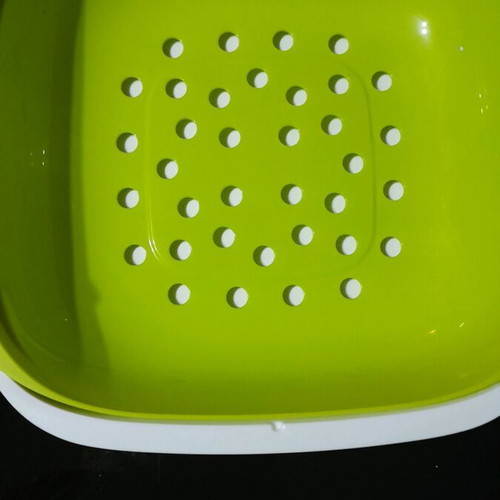 Taperware colander new