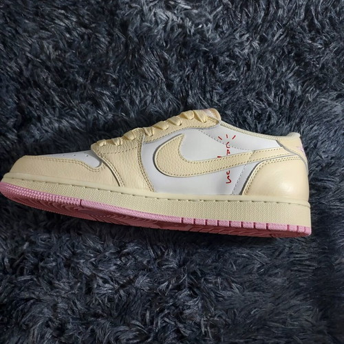 Jordan Retro Low OG SP Travis Scott sneakers, beige pink, size 43