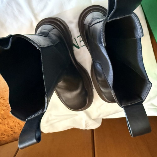Bottega Veneta Lug Chelsea Boots black leather size 39