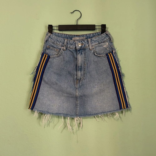 Mini denim skirt Bershka like new, size 38, blue multicolor