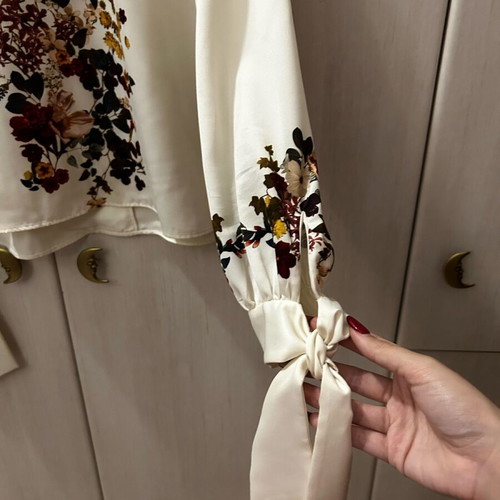Zara shirt used with floral pattern and satin texture size L