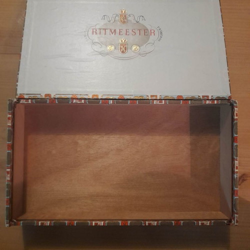 Ritmeester vintage wooden cigar box used
