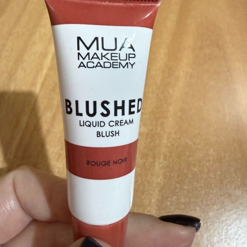 Mua liquid blush like new in shade Rouge Noir